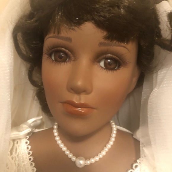 Wedding Doll - Picture 2 of 12